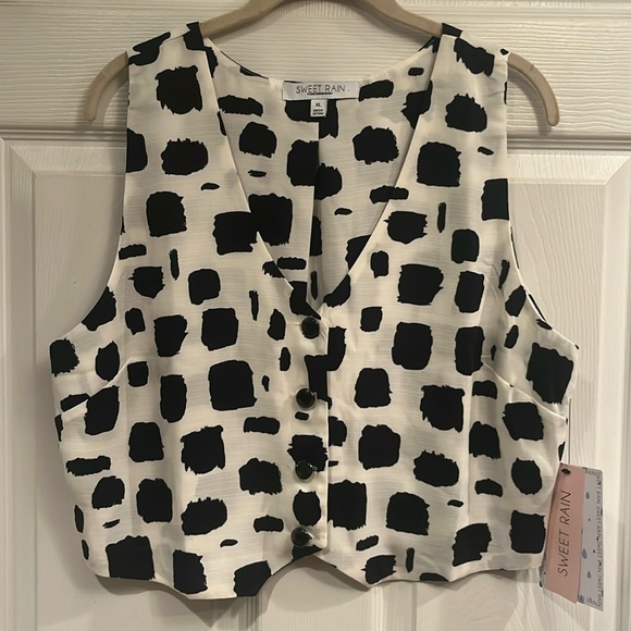 Sweet Rain Tops - Sweet Rain brand size XL button front vest- NWT